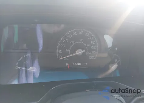 2003 Lincoln Town Car Signature из США, поврежденный, VIN 1LNHM82W43Y632928